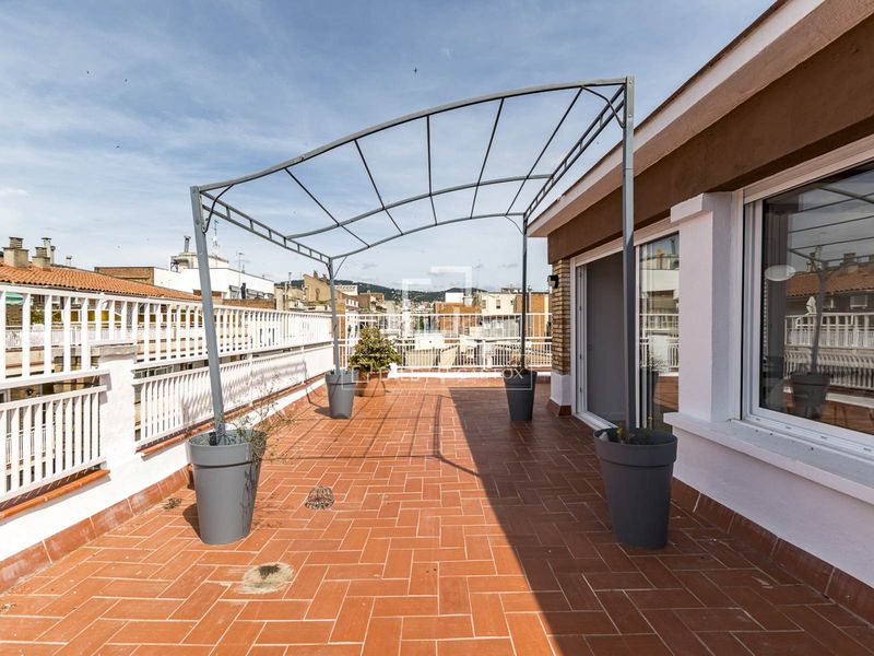 Foto 1213e33c-4337-4981-b867-26968e3ac1c1. Àtic a Vila de Gràcia Barcelona