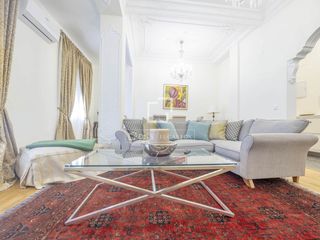 Rent Flat in Gran Via. Apartamento reformado y amueblado de tres habitaciones y 2 baños