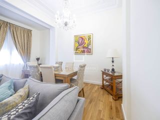 Rent Flat in Gran Via. Apartamento reformado y amueblado de tres habitaciones y 2 baños