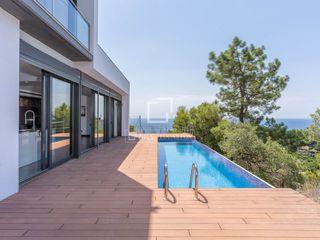 Xalet a Canyelles. Exclusiva villa moderna con vistas panorámicas al mar en lloret