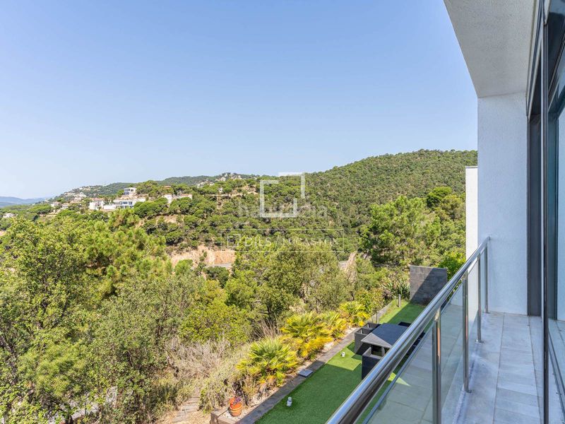 Foto 54f60378-0ea0-4107-aa14-6dfd5c40c6ca. Xalet amb aparcament piscina a Canyelles Lloret de Mar