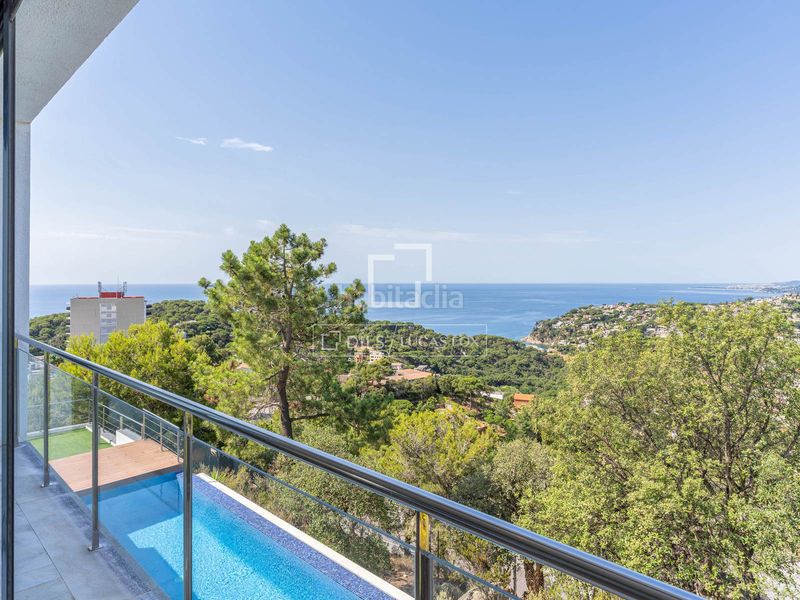 Foto 7f9d4a61-95c8-4de3-a710-5515cddc4840. Xalet amb aparcament piscina a Canyelles Lloret de Mar
