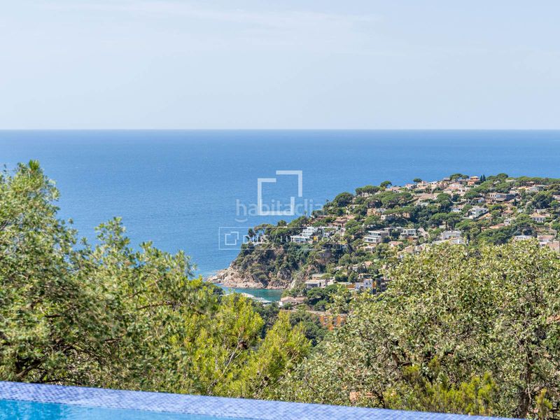 Foto c3d0a923-4624-4da4-99a5-f4c6ffcbe13c. Xalet amb aparcament piscina a Canyelles Lloret de Mar