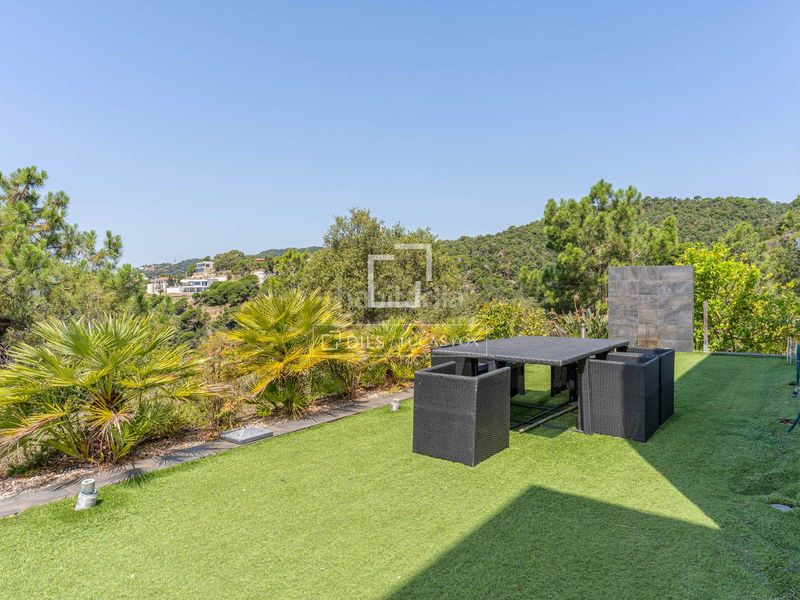 Foto df25206f-01db-4159-b10f-b81d7e6024f8. Xalet amb aparcament piscina a Canyelles Lloret de Mar