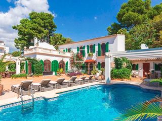 Location Chalet à Cala Major. Casa  villa excelentes de 5 dormitorios en alquiler en palma de