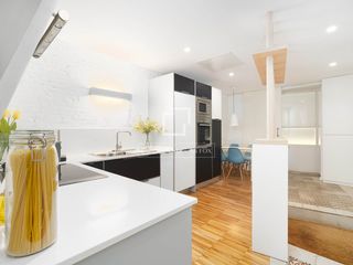 Etagenwohnung in El Poble Sec - Parc de Montjuïc. Piso en excelentes condiciones de 2 dormitorios en venta en pobl