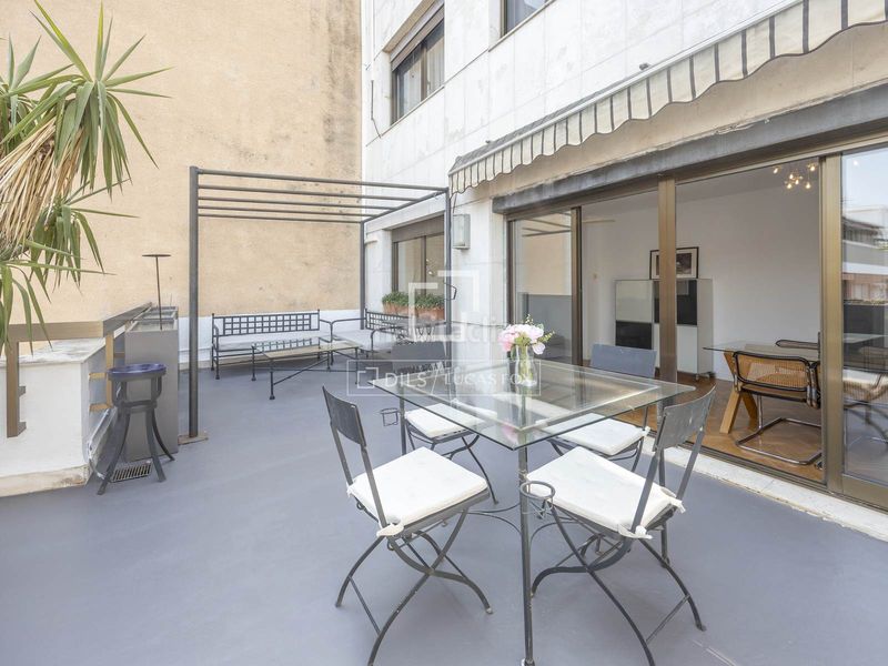 Foto 19af5342-5d81-4098-9f52-3b54af289dc2. Rent penthouse with heating parking in Exposició Valencia