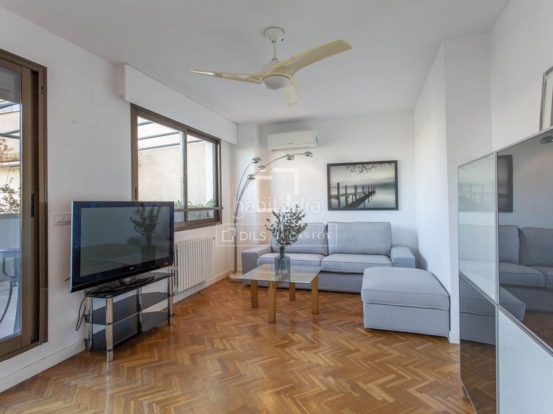 Foto 4a3b4e91-e0dd-477d-b019-66f8838328c1. Rent penthouse with heating parking in Exposició Valencia
