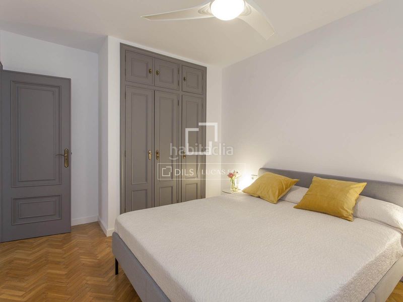 Foto 6d8e72e4-a812-4266-b809-a00069520a4b. Rent penthouse with heating parking in Exposició Valencia