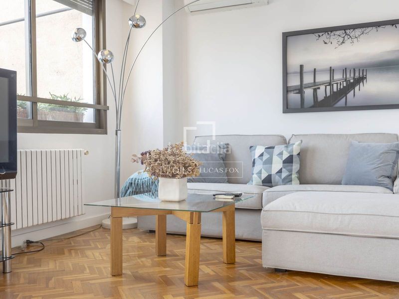 Foto d7f7ecf4-eed0-4e86-a7ec-31a92882d1bd. Rent penthouse with heating parking in Exposició Valencia