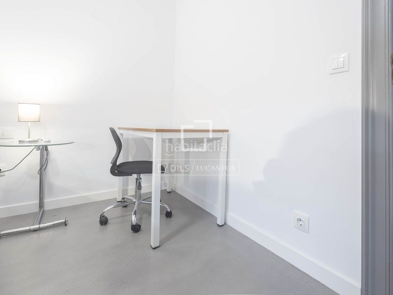 Foto e5805e78-c319-44fb-b8e8-e1970a3d7c58. Rent penthouse with heating parking in Exposició Valencia