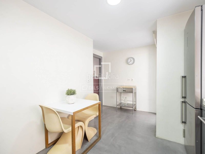 Foto ea7bc434-8c5f-4a28-8395-811a2b7dbe23. Rent penthouse with heating parking in Exposició Valencia