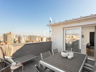 Lloguer Àtic a Raval. Alquiler temporal vacacional.en alquiler ático en poble sec, en