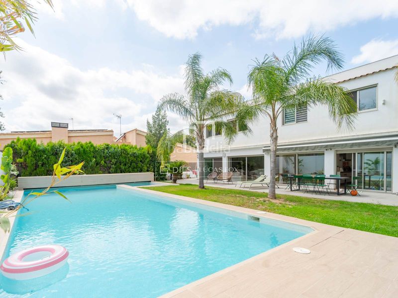 Foto 82ad44c7-6c00-4925-b1e6-1431fb248d81. Chalet casa en excelentes condiciones de 3 dormitorios en venta en la eliana, valencia en Eliana (l´)