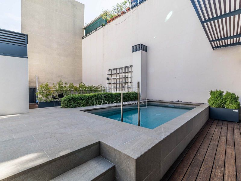 Foto a20d8395-3bff-4bd8-8130-7e5321351f22. Àtic amb calefacció aparcament piscina a Palacio Madrid