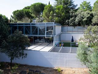 Affitto Chalet in Las Matas-Peñascales. Vivienda de autor independiente con 5 dormitorios y diseño conte