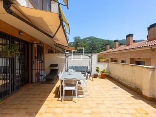 Xalet a Cabrils. Casa  villa de 5 dormitorios en venta en cabrils, barcelona