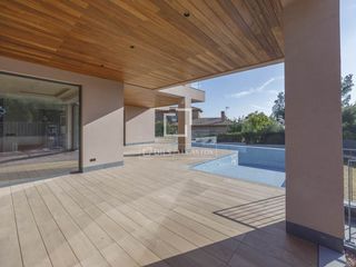 Chalet in Centro-El Castillo. Casa  villa excelentes de 8 dormitorios en venta en los monaster