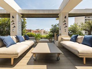 Attico in Martorell. Ático excelentes de 5 dormitorios con 108m terraza en venta en l