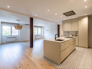Pis a Trafalgar. Piso en excelentes condiciones de 4 dormitorios en venta en traf