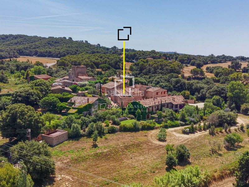 Foto 0d835e46-c5fe-49c1-bc75-8d6afc5da6c3. Xalet amb calefacció aparcament piscina a residencial Begur-esclanyà Begur