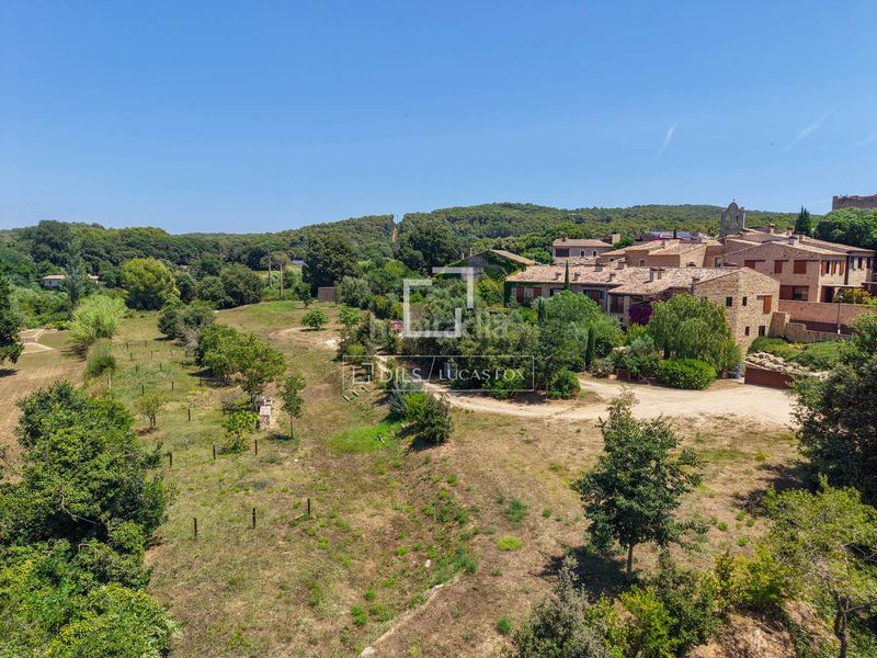 Foto 53a3124a-a3b0-4a7e-8f3c-e9e5a5f7b2f5. Xalet amb calefacció aparcament piscina a residencial Begur-esclanyà Begur
