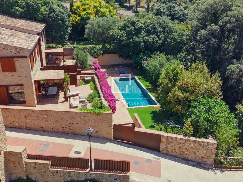 Foto 5e8baf5d-936e-408d-9b3e-414de2af2158. Xalet amb calefacció aparcament piscina a residencial Begur-esclanyà Begur