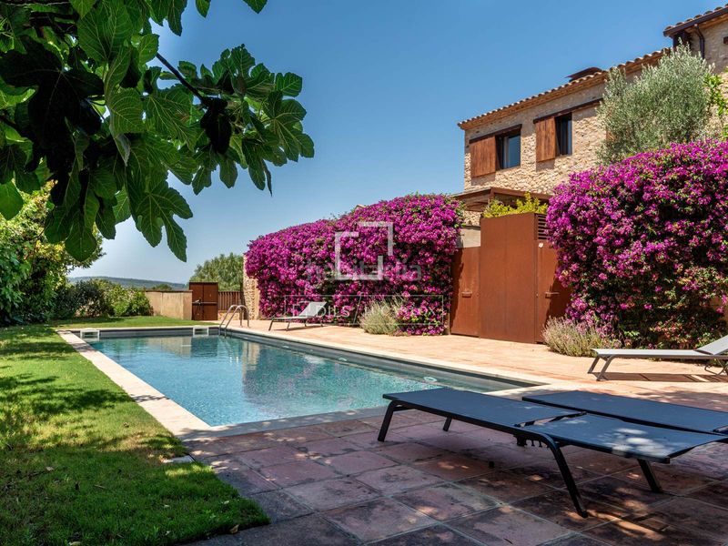 Foto 8b6ad56a-35aa-4c1d-8091-c7ec0e0fbbd1. Xalet amb calefacció aparcament piscina a residencial Begur-esclanyà Begur