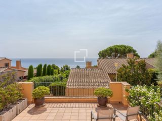 Chalet in Fornells-Aiguablava. Acogedora casa mediterránea de 3 dormitorios con vistas frontale