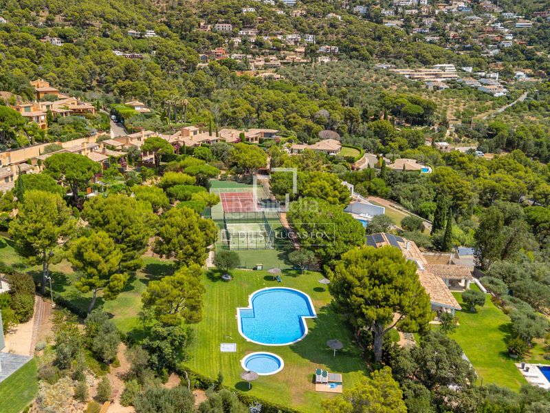 Foto 4ab88914-a773-4f26-9839-1554c225656a. Xalet amb calefacció aparcament piscina a Fornells-Aiguablava Begur
