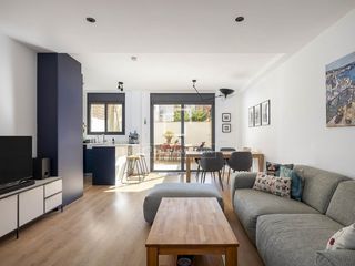 Piso en La Teixonera. Bajo dúplex de obra nueva del 2021 con terraza privada y mucha l