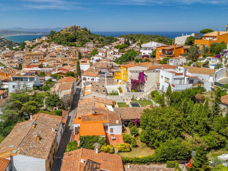Foto 47e1eb28-6317-45f8-8447-2f7fc5cb2b4c. Xalet amb aparcament a Begur Begur
