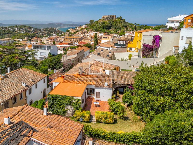 Foto ea680d48-d288-4120-84dd-ff0d90f48fcb. Xalet amb aparcament a Begur Begur