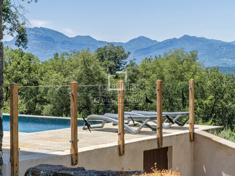 Foto ba43c926-db3e-4b6a-a7b1-97b4a40e40a4. Masia amb aparcament piscina a Vilademuls