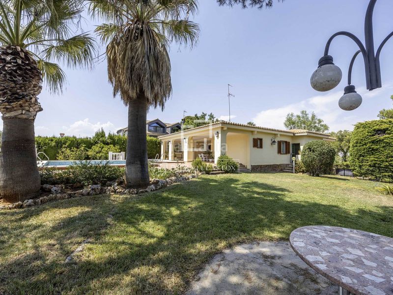 Foto 0bfecc7f-f666-4181-8627-be5d0e4d4f43. Xalet amb aparcament piscina a Picassent