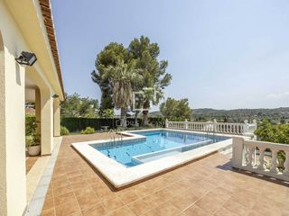Chalet en Picassent. Casa de 5 dormitorios en venta en picassent, valencia
