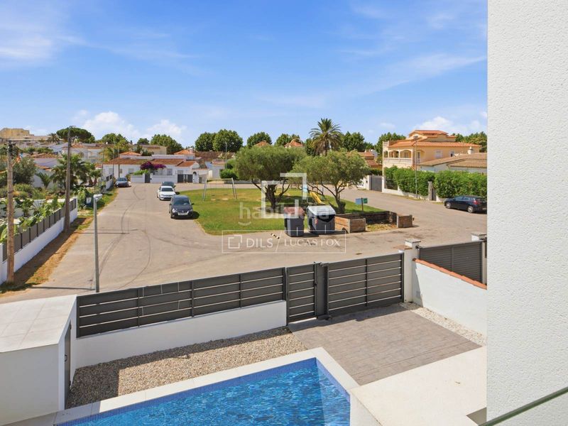 Foto 12d29f90-7041-4b26-ba35-3f9f817bc7e5. Xalet amb calefacció aparcament piscina a Requesens Empuriabrava