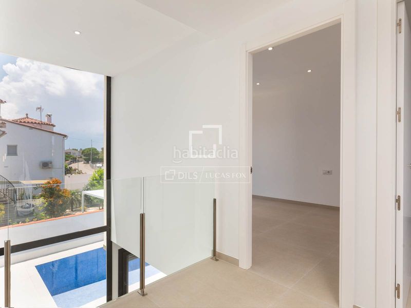 Foto aeee1159-2a9e-4b19-b7c2-81c9c34b41d1. Xalet amb calefacció aparcament piscina a Requesens Empuriabrava