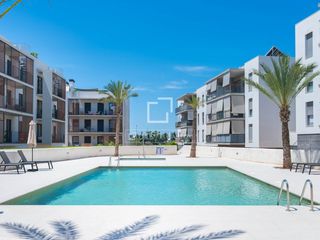 Appartement à Puig d´en Valls. Exclusivo ático de lujo con solárium privado, gran terraza, gara