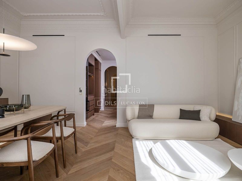 Foto a9ef16e5-dfb2-41c1-ab87-fe11eb2efaba. Pis amb calefacció a Dreta de l´Eixample Barcelona