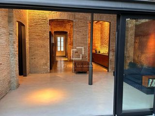 Büro in Centre. Local comercial de diseño con jardín privado en el corazón de si