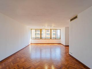 Rent Flat in Exposició. Piso excelentes condiciones de 2 dormitorios y despacho con 2 ba