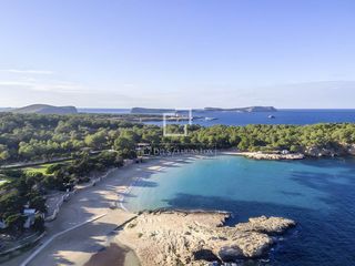 Rural plot in Cala Vedella-Cala Tarida. Terreno de 41.000 m con licencia a la venta en cala bassa, san j