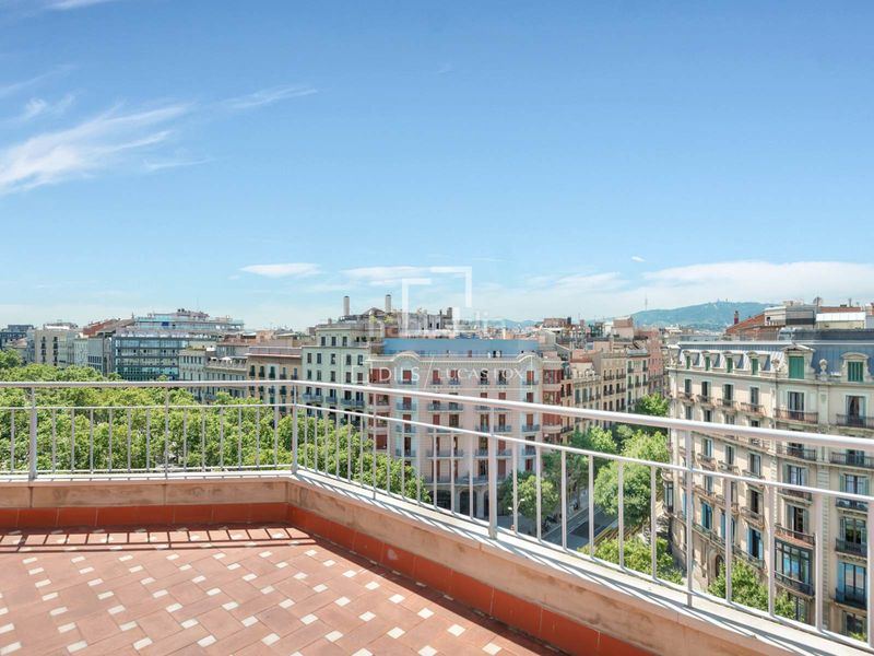 Foto 751b12b9-4d6e-4503-ab69-0bcde6a9dcb5. Àtic amb calefacció a Dreta de l´Eixample Barcelona