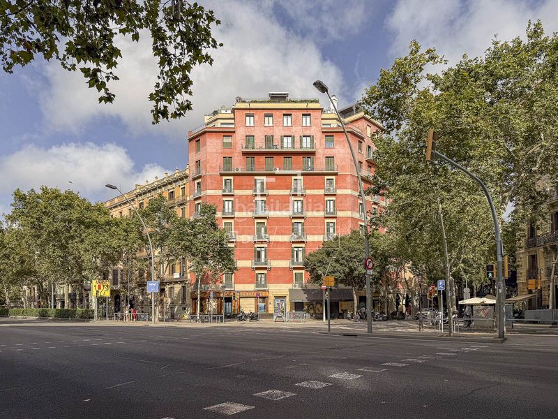 Foto b9e41d45-4f67-4ba7-9059-4963f0ab72b7. Àtic amb calefacció a Dreta de l´Eixample Barcelona