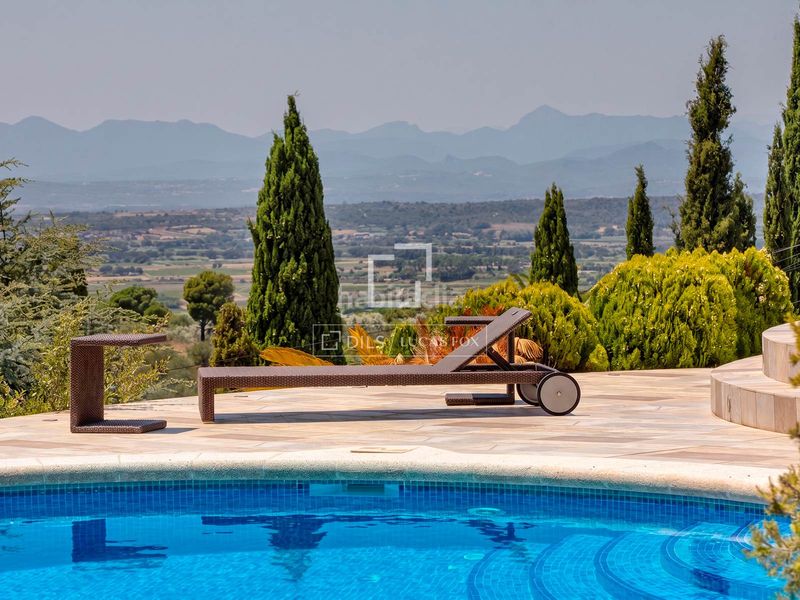 Foto d97ac2f4-f48e-43a9-be37-0ffa9f7fcbfd. Xalet amb calefacció aparcament piscina a Pau