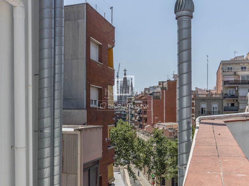 Foto c195d0b4-850c-4c47-ab49-a52d86cea99a. Pis amb calefacció piscina a El Camp de l´Arpa del Clot Barcelona