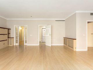 Piso en Sant Gervasi - Galvany. Piso de cuatro dormitorios en venta en sant gervasigalvany, barc