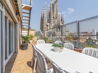 Penthouse in Sagrada Família. Exclusivo ático dúplex con dos terrazas privadas junto a la sagr