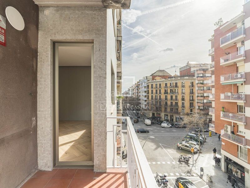 Foto 5e00f3c7-b3e2-4763-8514-2089556119d3. Pis amb calefacció aparcament a Fort Pienc Barcelona